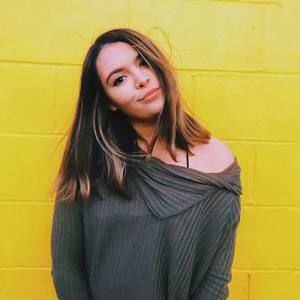 Meet your Posher, Caitlin